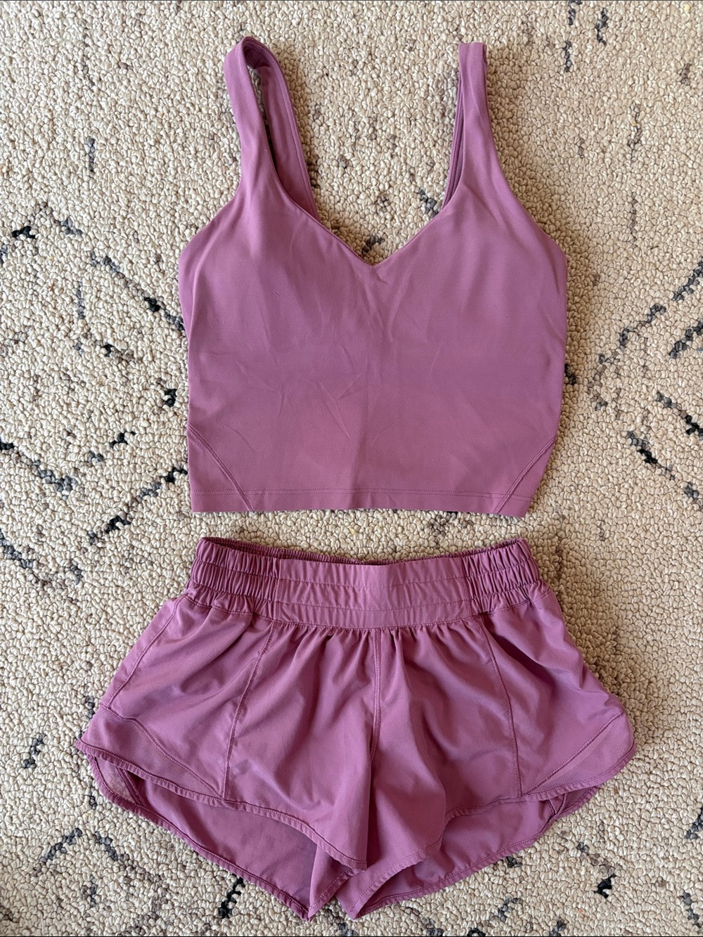 Lululemon set size 4 Dusty Rose 🌹